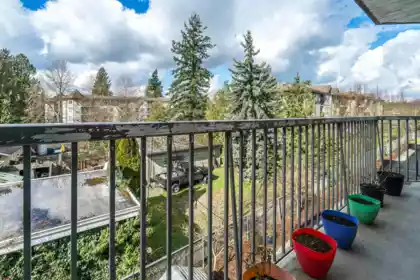 Swimming Pool Photo of 301 31831 Peardonville Road, Abbotsford, BC