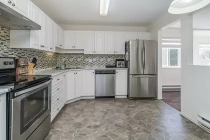Walk-In Closet Photo of 301 31831 Peardonville Road, Abbotsford, BC