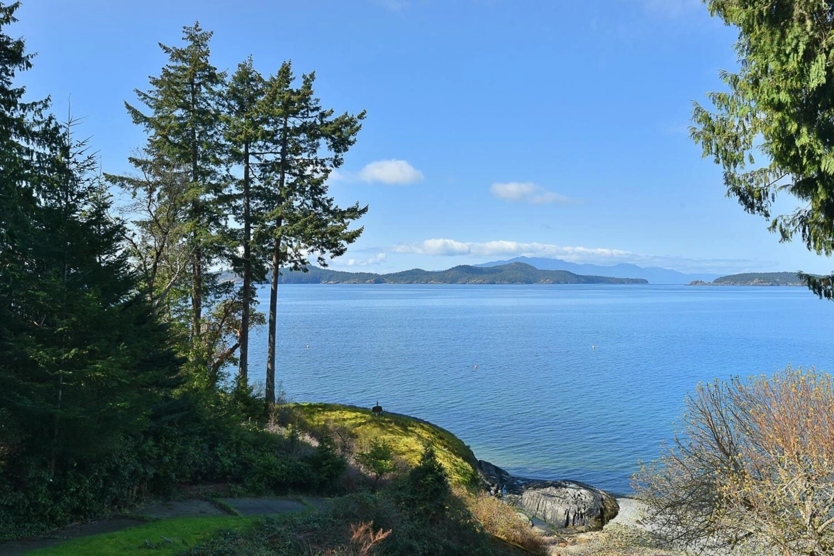 Exterior Rear Photo of 8429 Redrooffs Road, Halfmoon Bay, BC