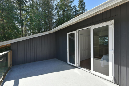 Basement Recreation Room Photo of 8429 Redrooffs Road, Halfmoon Bay, BC