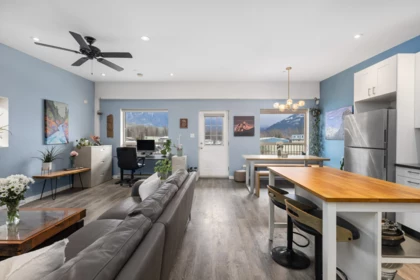 Kitchen Island Photo of 3 1920 Carpenter Road, Pemberton, BC