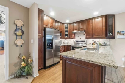 Breakfast Nook Photo of 1 3300 Plateau Boulevard, Coquitlam, BC