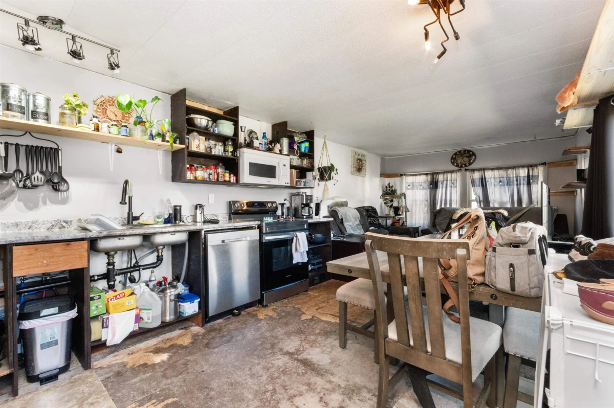 Family Room Photo of 111 65367 Kawkawa Lake Road, Hope, BC