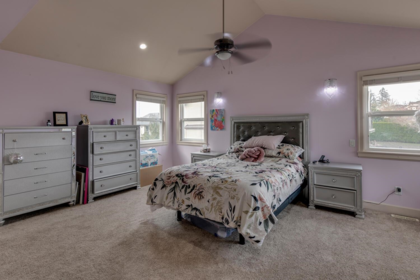 Basement Recreation Room Photo of 18938 54a Avenue, Surrey, BC