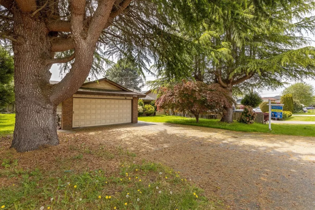 Living Room Photo of 7780 Acheson Road, Richmond, BC