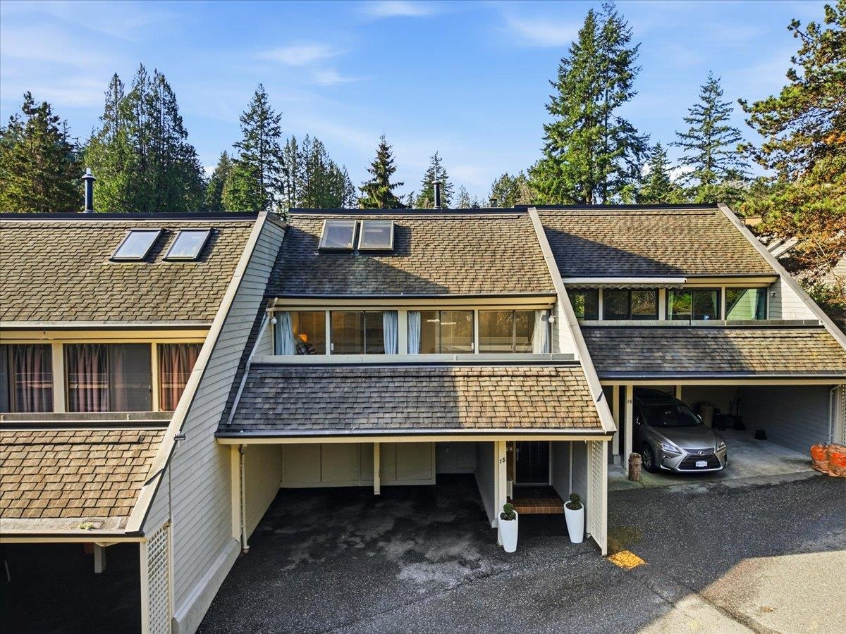 Family Room Photo of 15 4957 Marine Drive, West Vancouver, BC