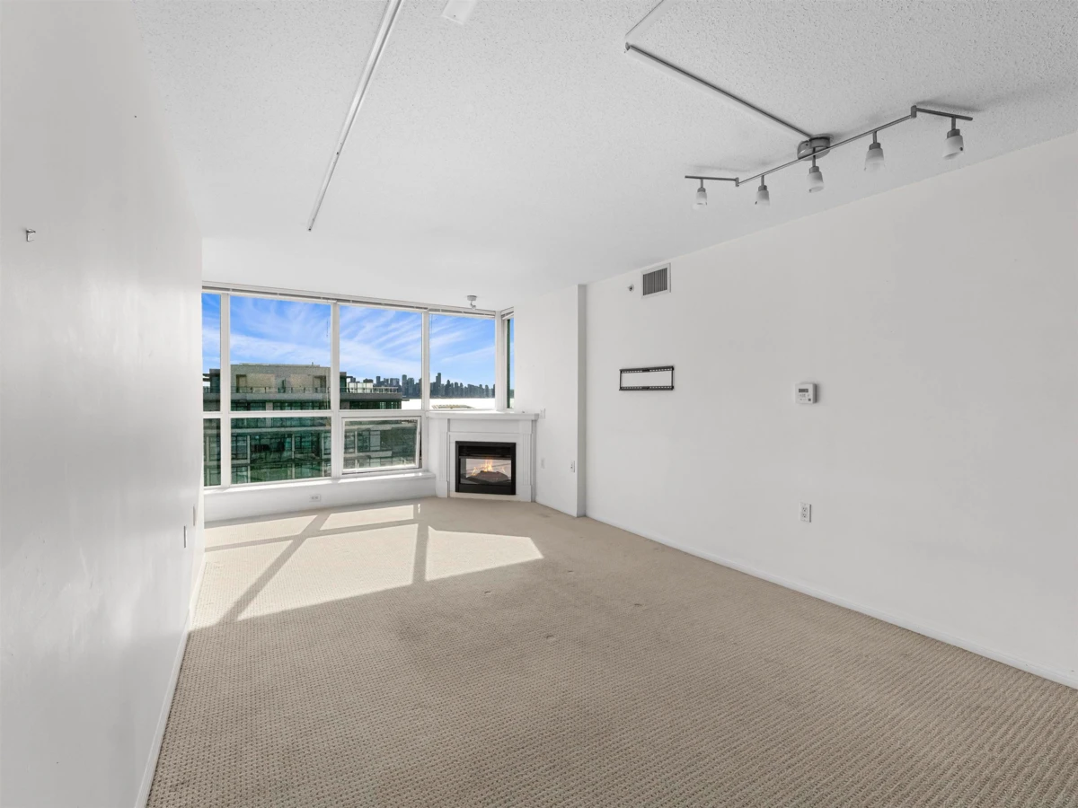 Family Room Photo of 1404 188 E Esplanade, North Vancouver, BC