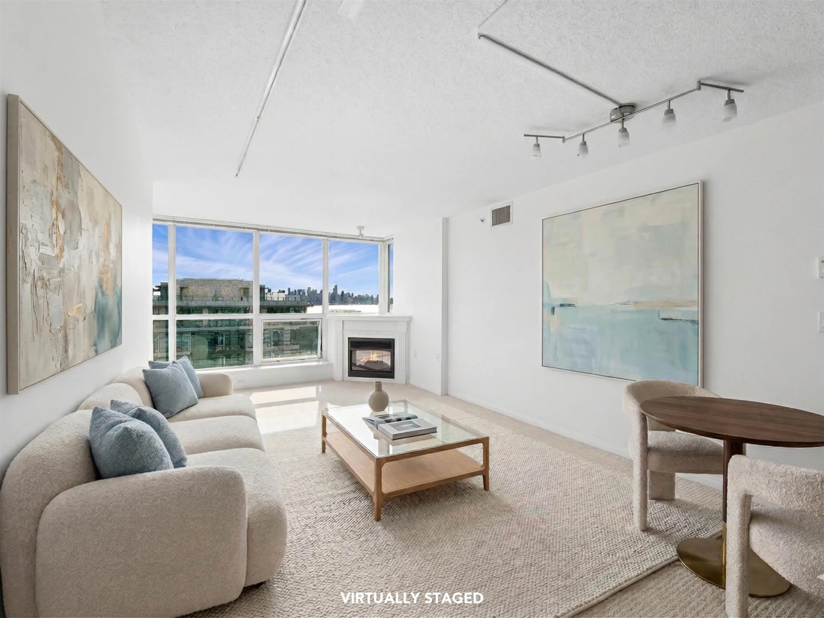 Living Room Photo of 1404 188 E Esplanade, North Vancouver, BC