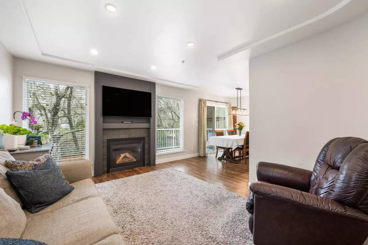 Dining Area Photo of 4 9559 208 Street, Langley, BC