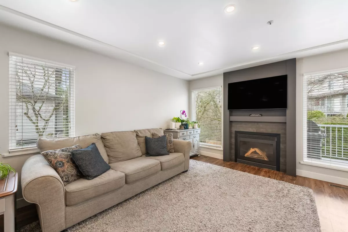 Family Room Photo of 4 9559 208 Street, Langley, BC