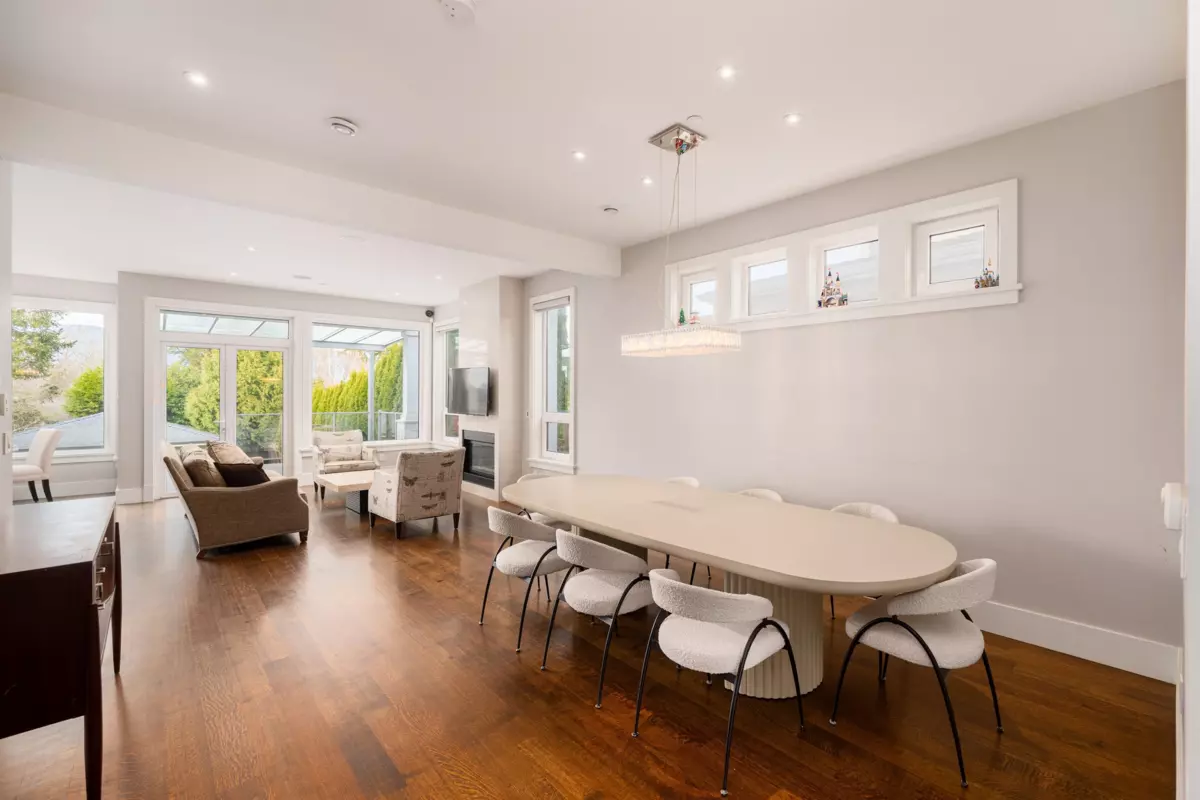 Dining Area Photo of 4341 W 3rd Avenue, Vancouver, BC