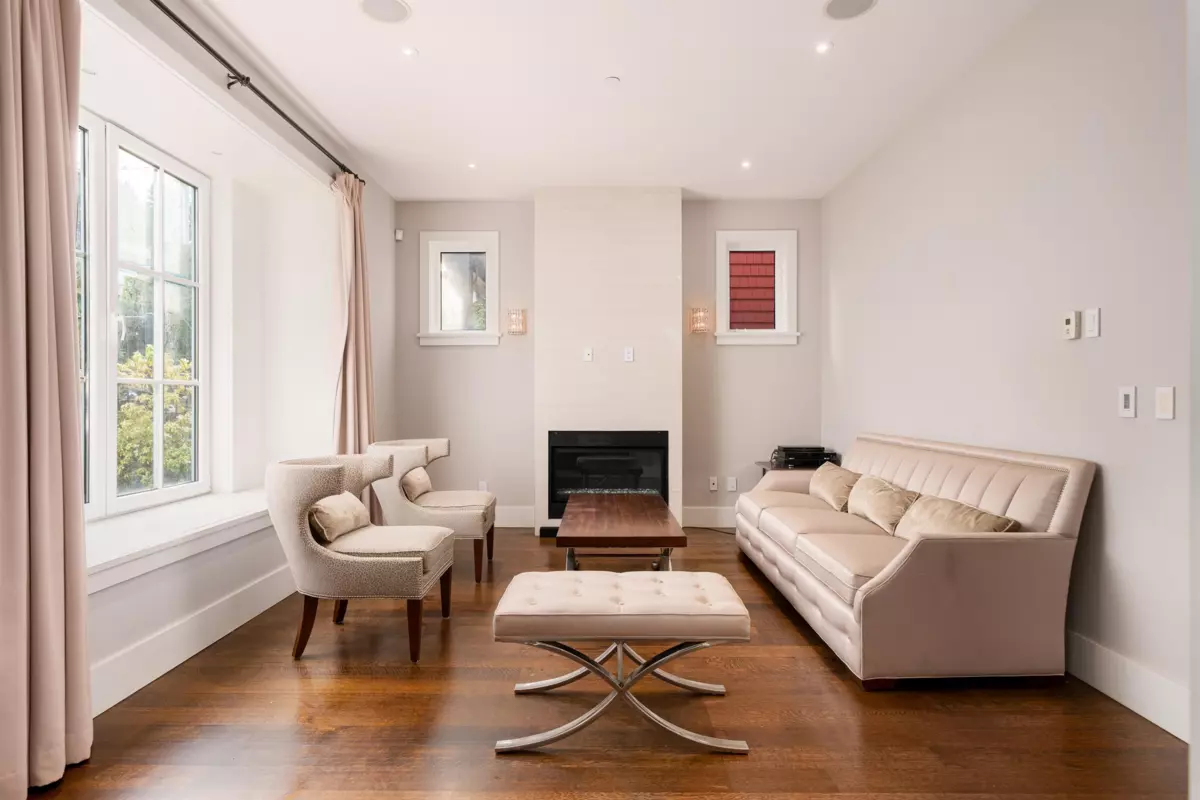 Living Room Photo of 4341 W 3rd Avenue, Vancouver, BC