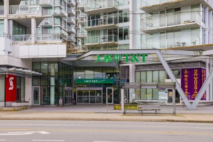 Outdoor Deck Photo of 507 2220 Kingsway, Vancouver, BC