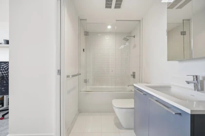 Powder Room Photo of 507 2220 Kingsway, Vancouver, BC