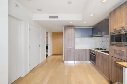 Primary Bathroom Photo of 507 2220 Kingsway, Vancouver, BC
