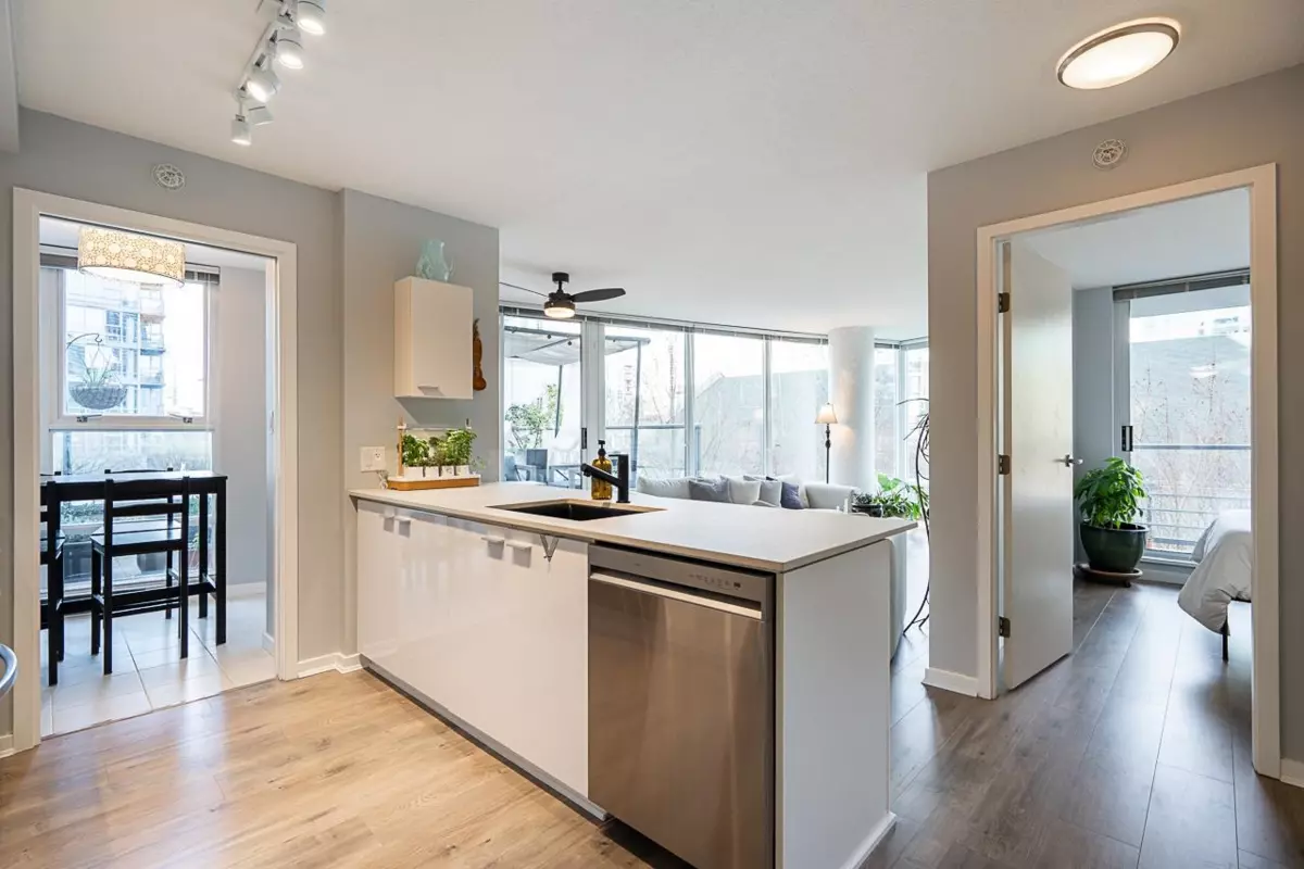Dining Area Photo of 503 602 Citadel Parade, Vancouver, BC