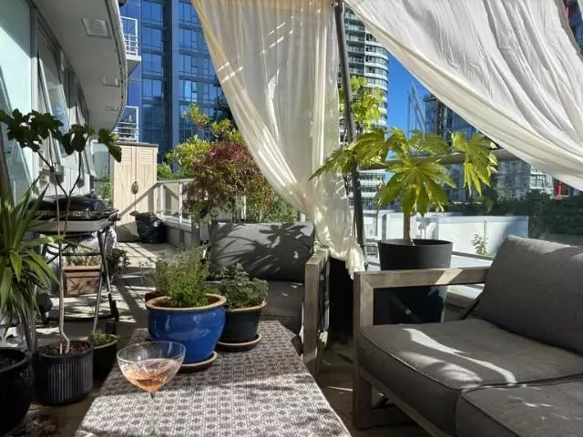 Living Room Photo of 503 602 Citadel Parade, Vancouver, BC