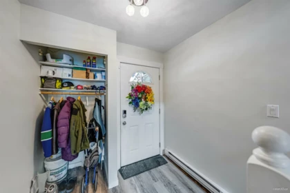 Entry Foyer Photo of 35 22411 124 Avenue, Maple Ridge, BC
