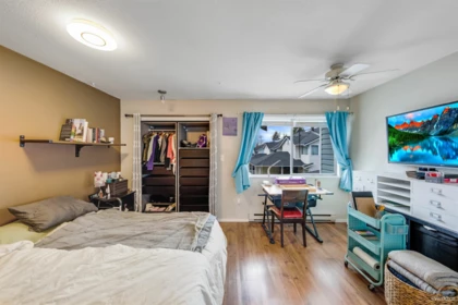Powder Room Photo of 35 22411 124 Avenue, Maple Ridge, BC