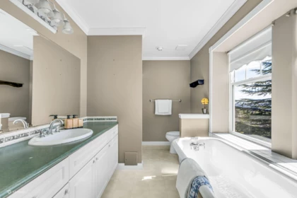 Entry Foyer Photo of 16715 78 Avenue, Surrey, BC