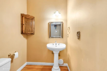 Powder Room Photo of 16715 78 Avenue, Surrey, BC