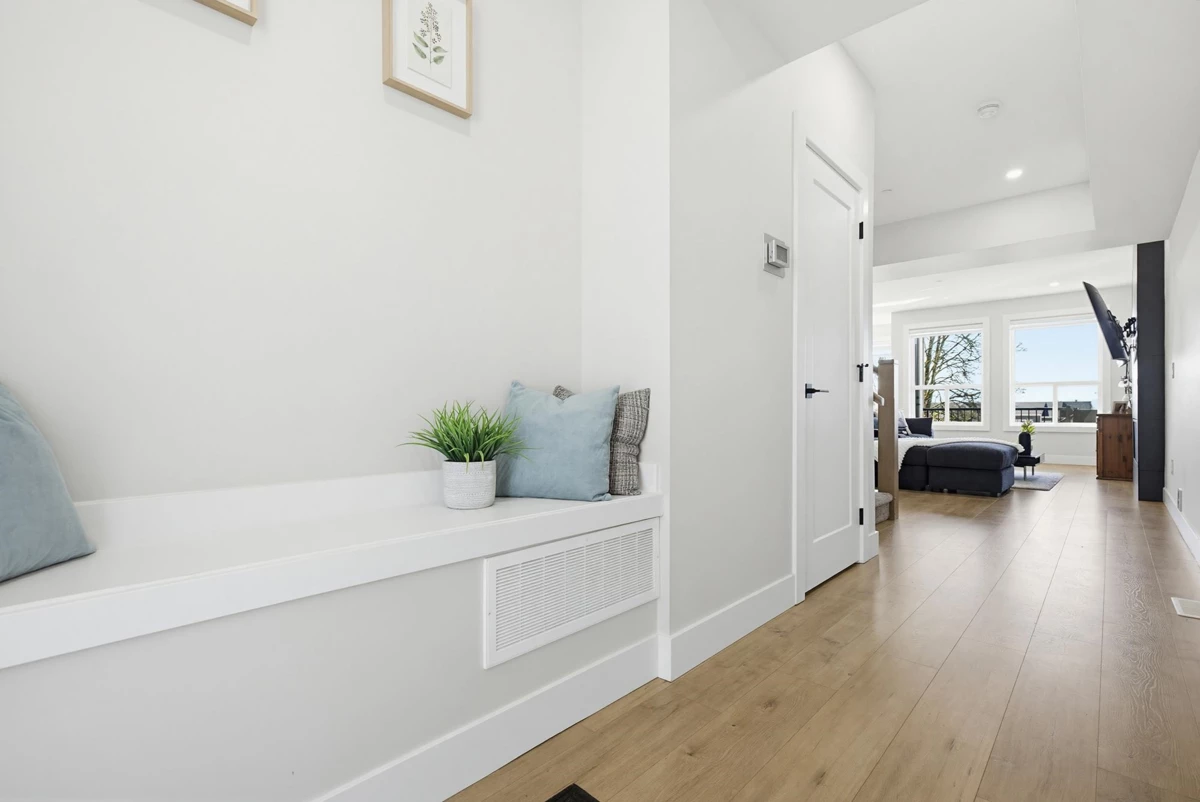 Family Room Photo of 34008 Barker Court, Mission, BC