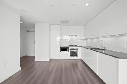 Walk-In Closet Photo of 1501 8188 Fraser Street, Vancouver, BC