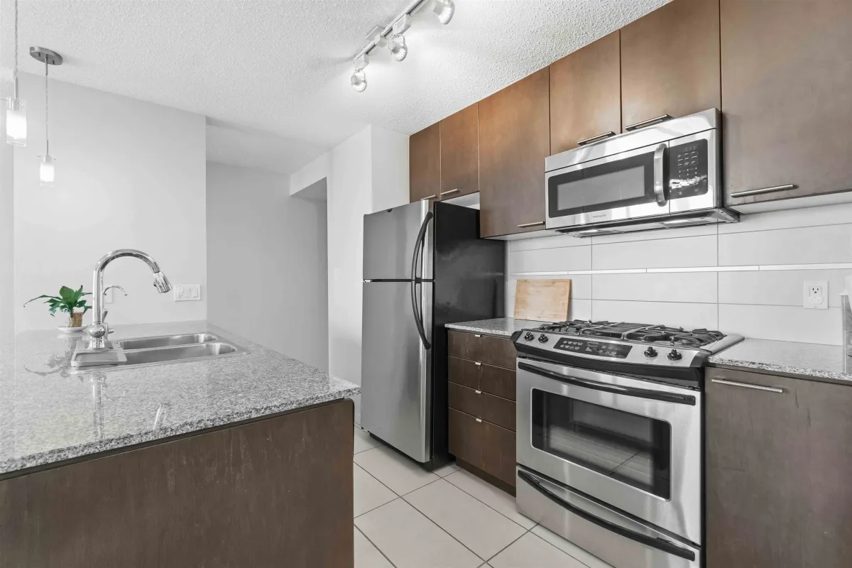Living Room Photo of 1612 5811 No. 3 Road, Richmond, BC