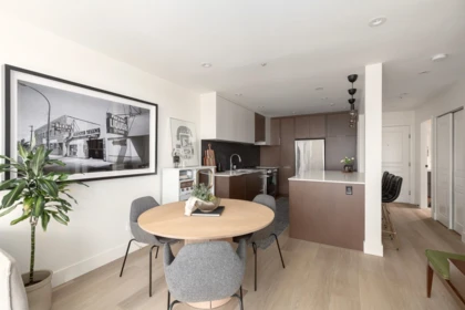 402 8460 Jellicoe Street, Vancouver, BC, Vancouver — Apartment/Condo for sale