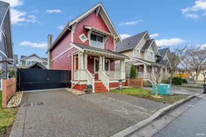 270 Holly Avenue, New Westminster, BC, New Westminster — Single Family Residence for sale