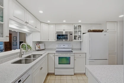 Kitchen Island Photo of 704 995 Roche Point Drive, North Vancouver, BC