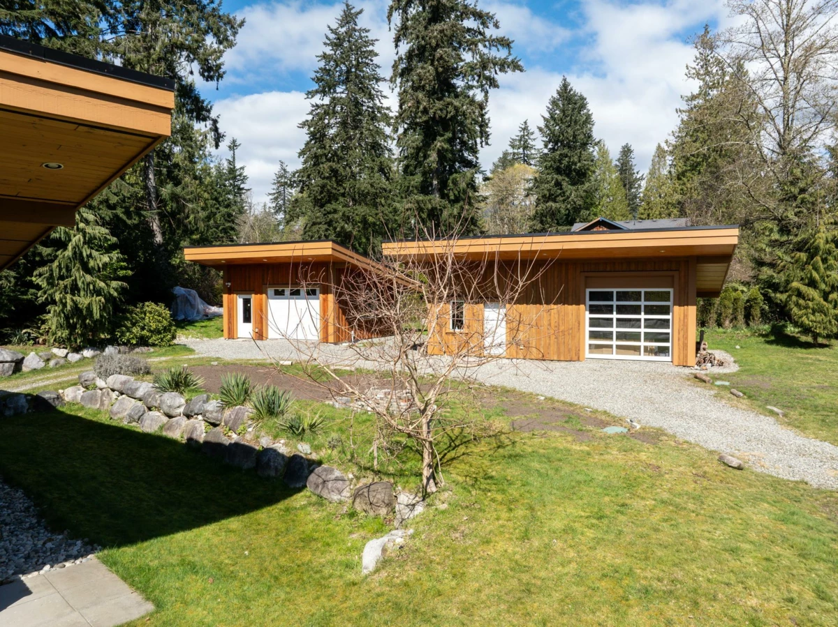 Dining Area Photo of 990 Chaster Road, Gibsons, BC