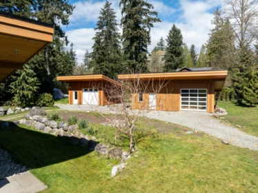 990 Chaster Road, Gibsons, BC, Gibsons — Single Family Residence for sale
