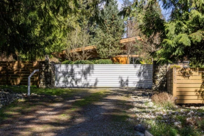 Hot Tub / Spa Photo of 990 Chaster Road, Gibsons, BC