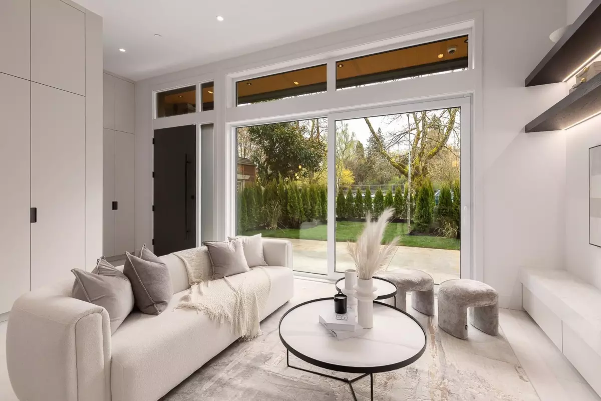 Family Room Photo of 1 3617 W 12th Avenue, Vancouver, BC
