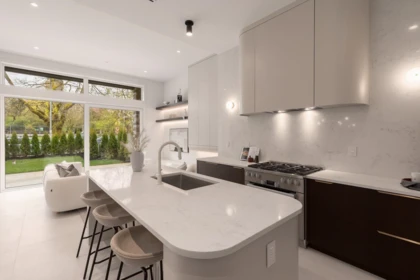 Kitchen Island Photo of 1 3617 W 12th Avenue, Vancouver, BC