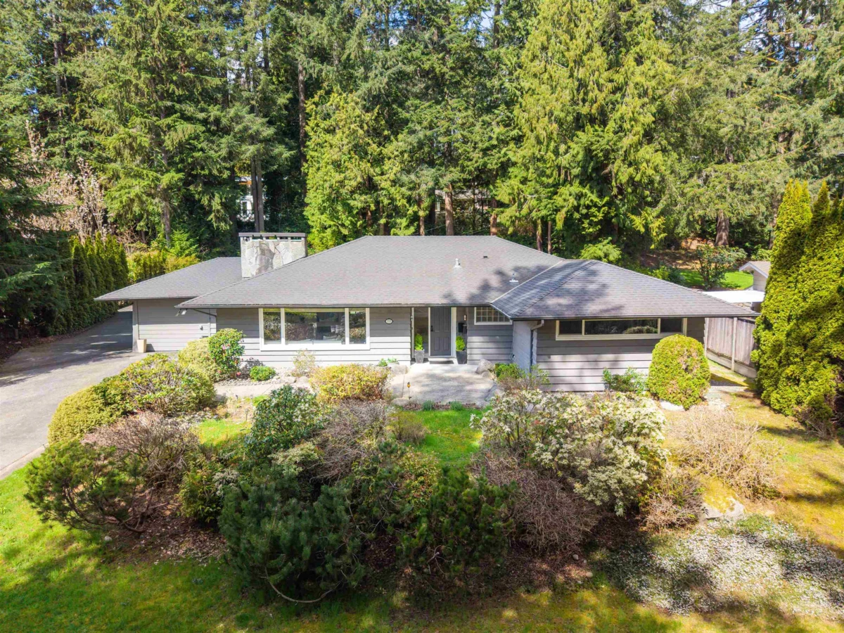 Exterior Rear Photo of 355 Rabbit Lane, West Vancouver, BC