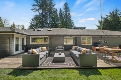 Front Yard Photo of 355 Rabbit Lane, West Vancouver, BC
