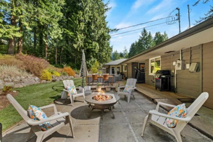 Outdoor Deck Photo of 355 Rabbit Lane, West Vancouver, BC
