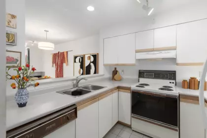 104 700 E Pender Street, Vancouver, BC, Vancouver — Apartment/Condo for sale