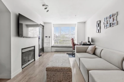 322 6833 Village Green, Burnaby, BC, Burnaby — Apartment/Condo for sale