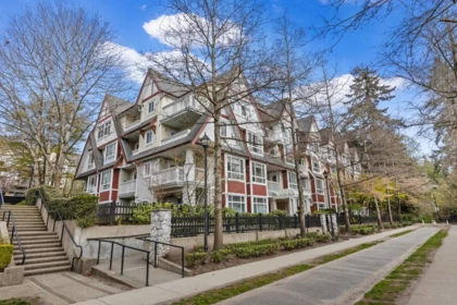 322 6833 Village Green, Burnaby, BC, Burnaby — Apartment/Condo for sale