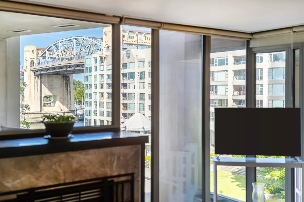 Living Room Photo of 503 990 Beach Avenue, Vancouver, BC