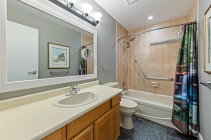 Entry Foyer Photo of 103 12757 16 Avenue, Surrey, BC