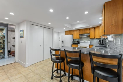 Primary Bathroom Photo of 103 12757 16 Avenue, Surrey, BC