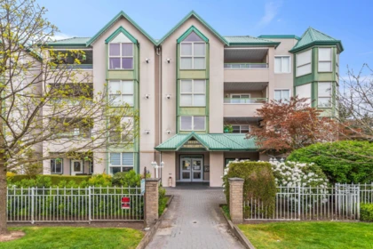 Laundry Room Photo of 307 10128 132 Street, Surrey, BC