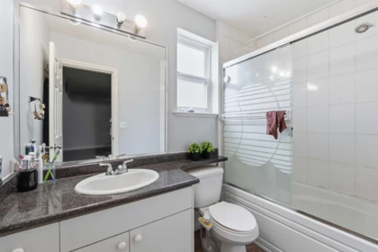 Primary Bathroom Photo of 13869 Brentwood Crescent, Surrey, BC