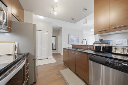 Kitchen Island Photo of 310 2343 Atkins Avenue, Port Coquitlam, BC