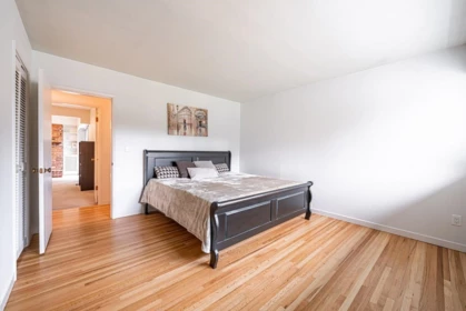 Guest Bathroom Photo of 4037 Ripple Road, West Vancouver, BC