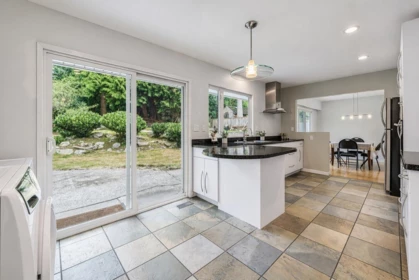 Kitchen Island Photo of 4037 Ripple Road, West Vancouver, BC